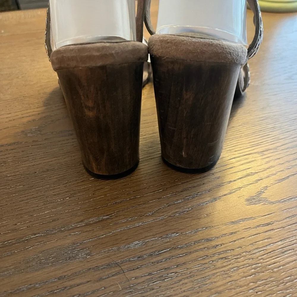 Calleen Cordero Grey Leather Sandals with Metallic Accents 9.5
